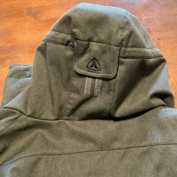 Firefly Rihanna snowboard jacket. Size M - Picture 4 of 13